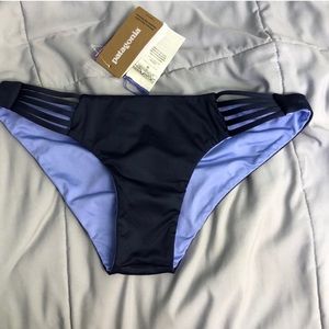 NWT Patagonia Reversible Seaglass Bottom (M)